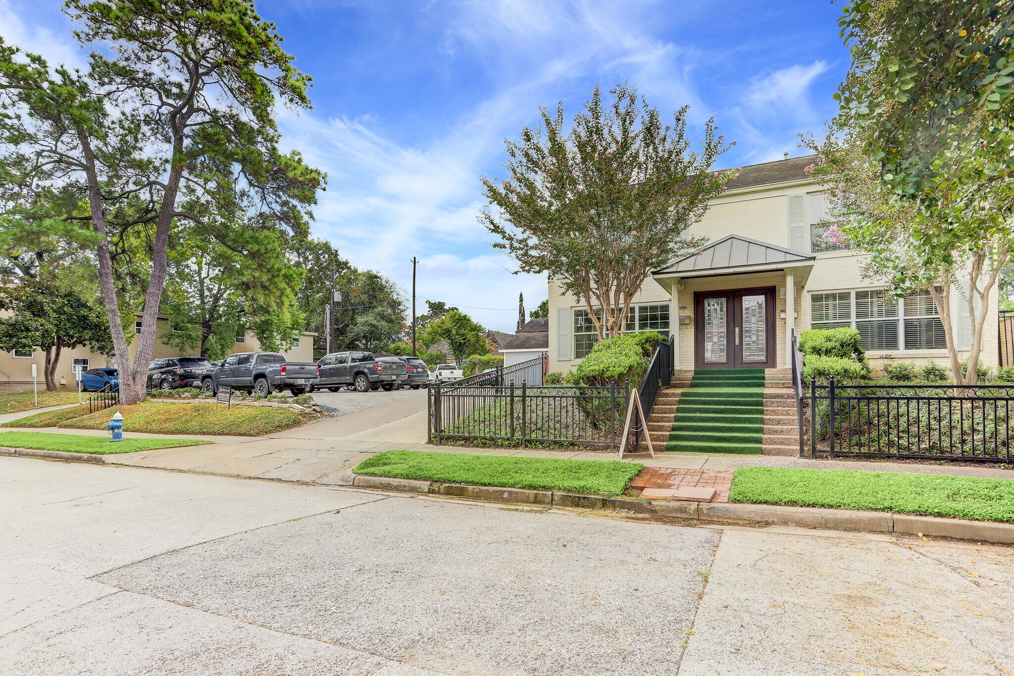 2033 Buffalo Ter, Houston, TX à louer Photo de l’immeuble– Image 1 sur 8
