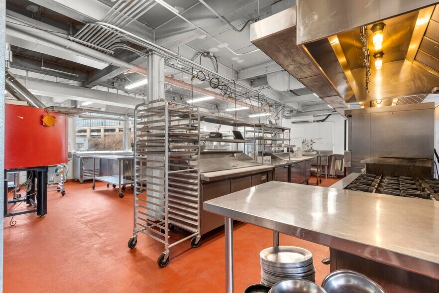 207 Greenwich Ave, Stamford, CT à vendre - Photo de l’immeuble – Image 1 sur 33