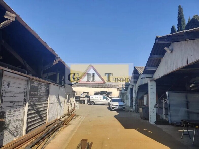 Industriel/Logistique dans Toulon à vendre - Photo de l’immeuble – Image 2 sur 9