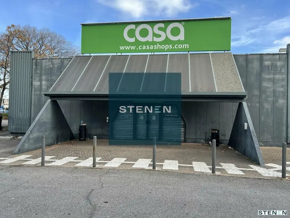 Local commercial dans Istres à louer Photo de l’immeuble– Image 1 sur 6