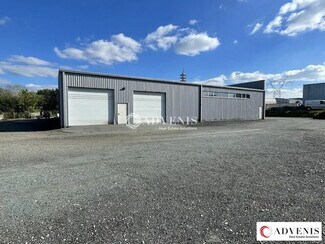 Plus de détails pour Local d'activités à louer