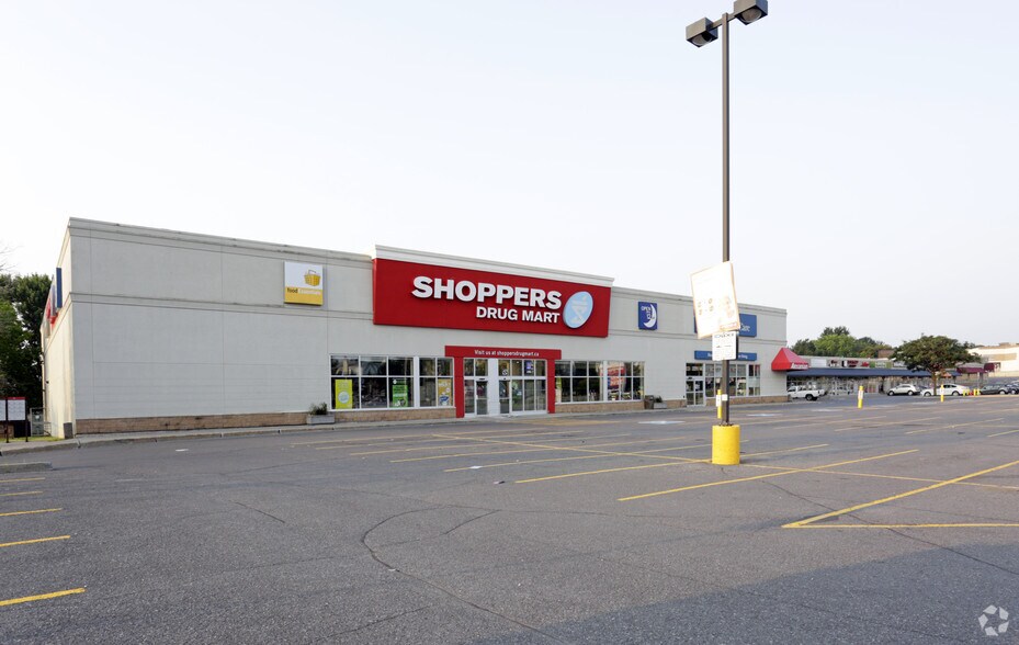 420 Hazeldean Rd, Ottawa, ON à louer - Photo de l’immeuble – Image 2 sur 4