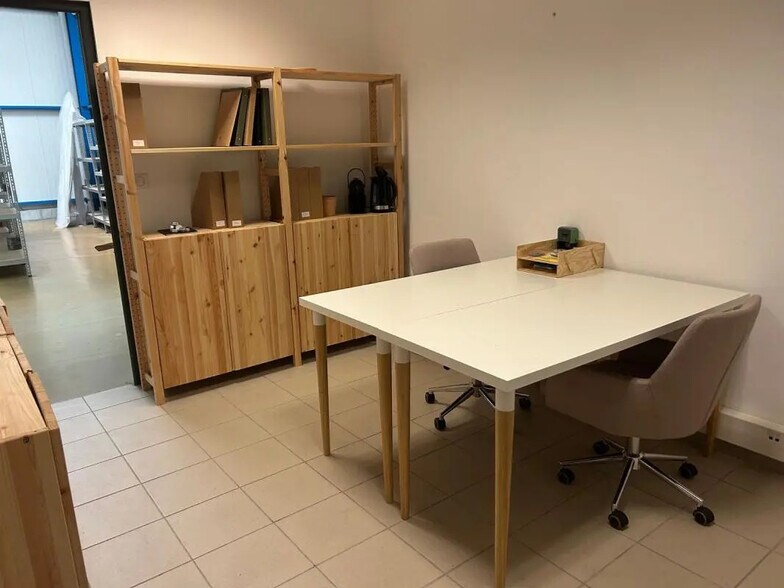 Local d’activités dans Saint-Philbert-de-Grand-Lieu à louer - Photo de l’immeuble – Image 3 sur 5