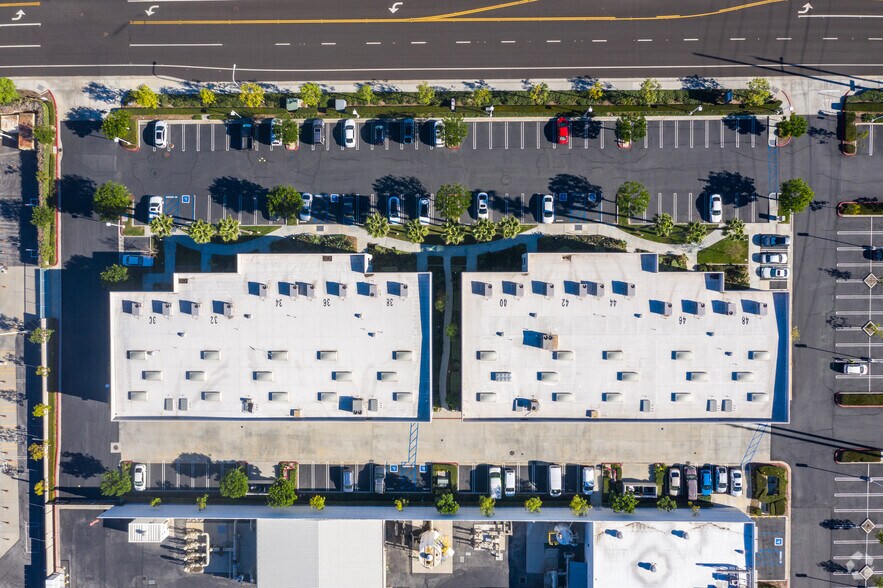30-38 Waterworks Way, Irvine, CA à louer - Aérien – Image 2 sur 6