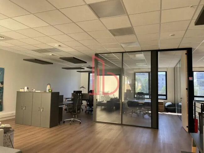 Plus de détails pour Bureau à louer