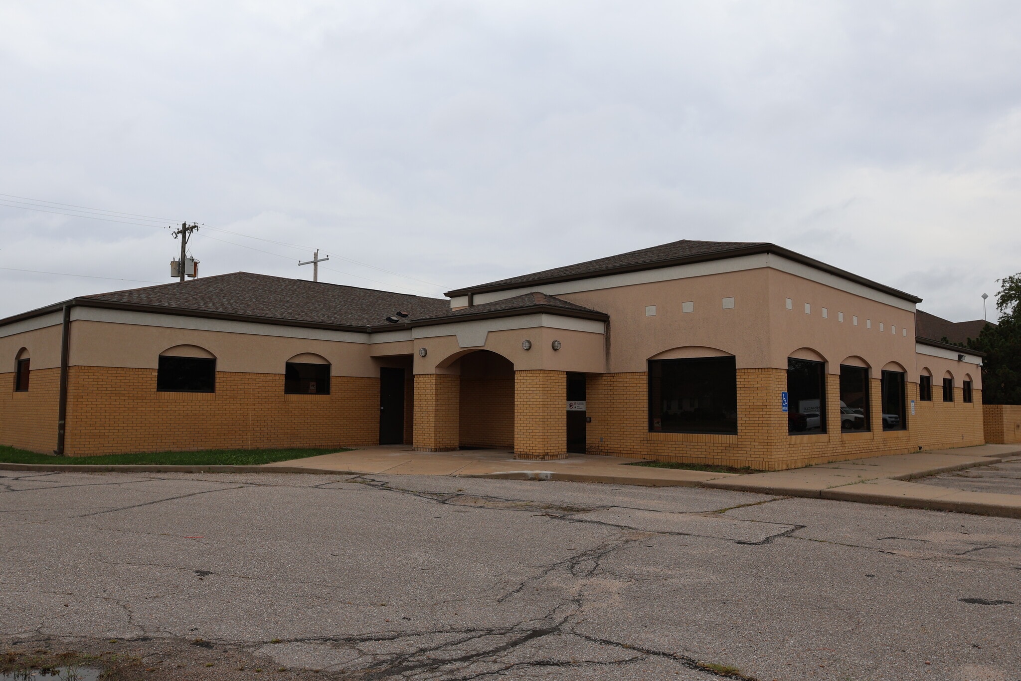 2535 E Lincoln St, Wichita, KS à vendre Photo intérieure– Image 1 sur 5