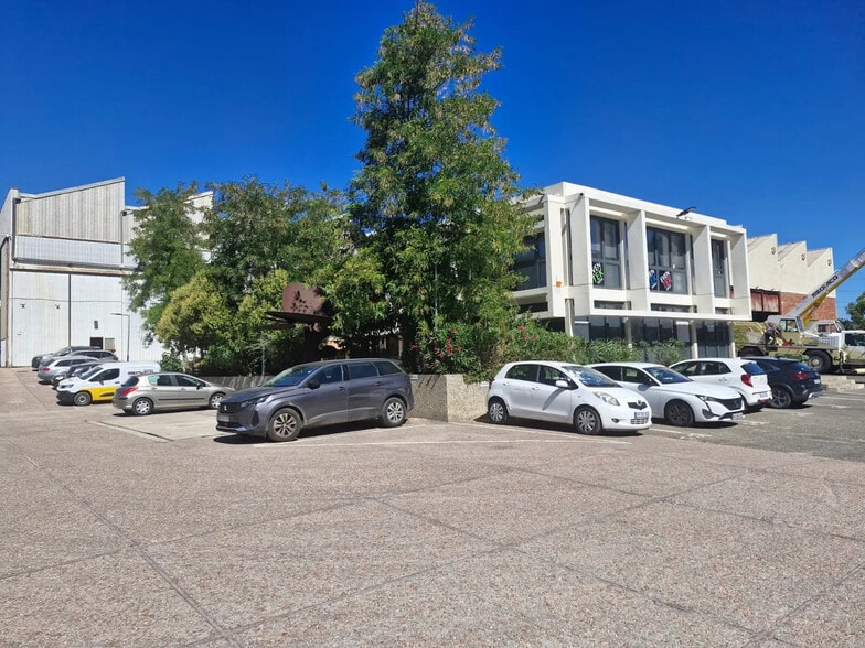 77 Rue Emmanuel Vitria, Gardanne à louer - Photo de l’immeuble – Image 3 sur 7