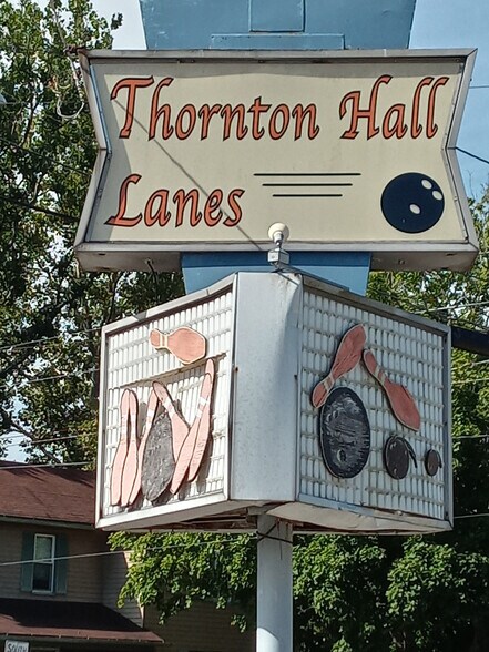 1216 Hall Ave, Sharon, PA à vendre - Photo de l’enseigne sur pylône – Image 2 sur 13