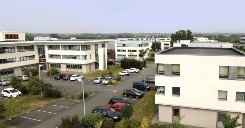 Bureau dans Saint-Grégoire à louer - Photo de l’immeuble – Image 1 sur 4