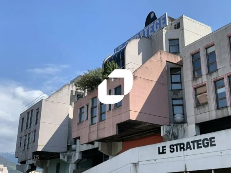Bureau dans Échirolles à louer - Photo de l’immeuble – Image 1 sur 6