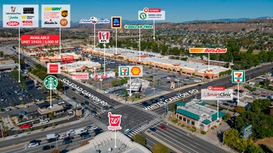 19317-19415 Soledad Canyon Rd, Santa Clarita, CA à louer Photo intérieure– Image 1 sur 11