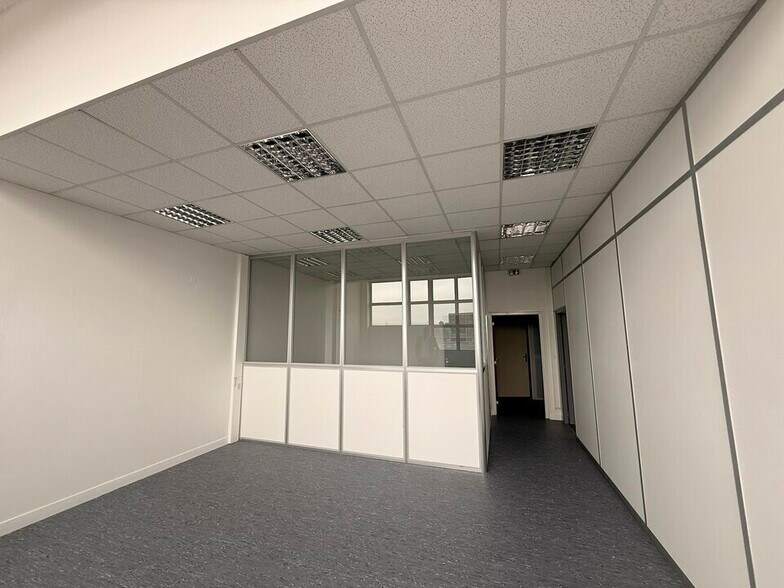 Bureau dans Beauvais à louer - Photo intérieure – Image 2 sur 4