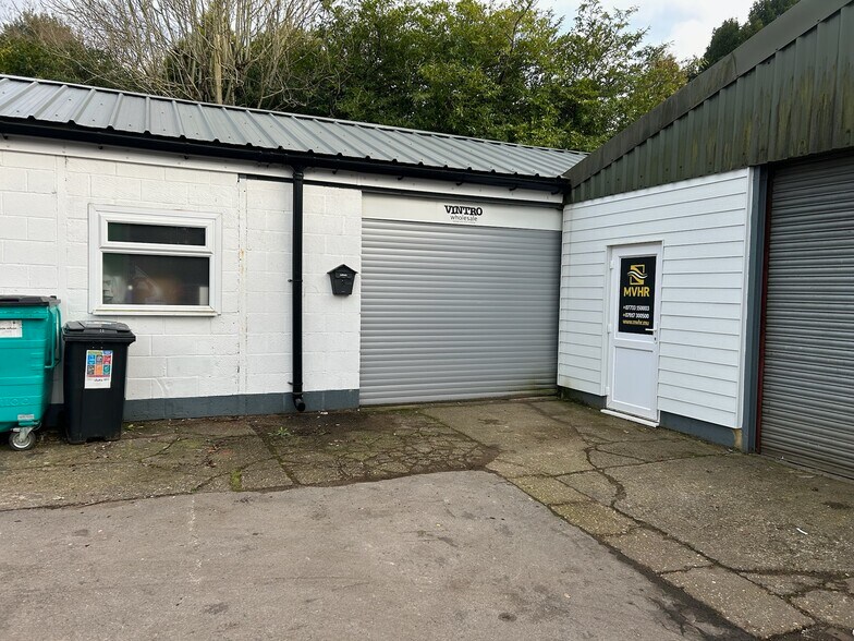 Crawley Rd, Horsham à louer - Photo principale – Image 1 sur 2