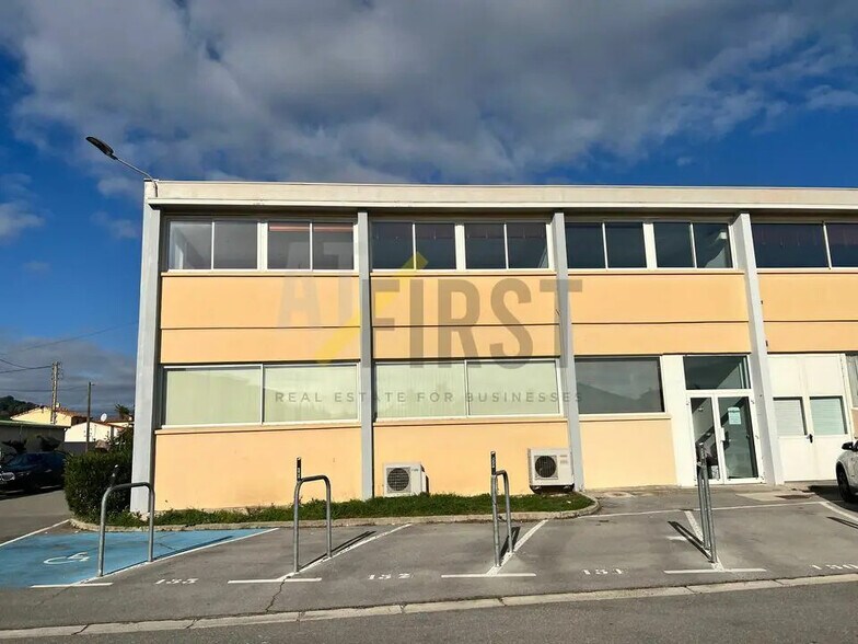 Industriel/Logistique dans BIOT à louer - Photo de l’immeuble – Image 1 sur 9