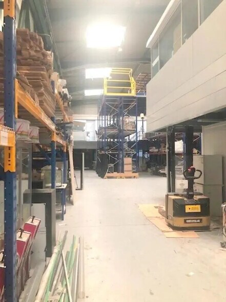 Bureau dans Montigny-le-Bretonneux à louer - Photo de l’immeuble – Image 3 sur 31