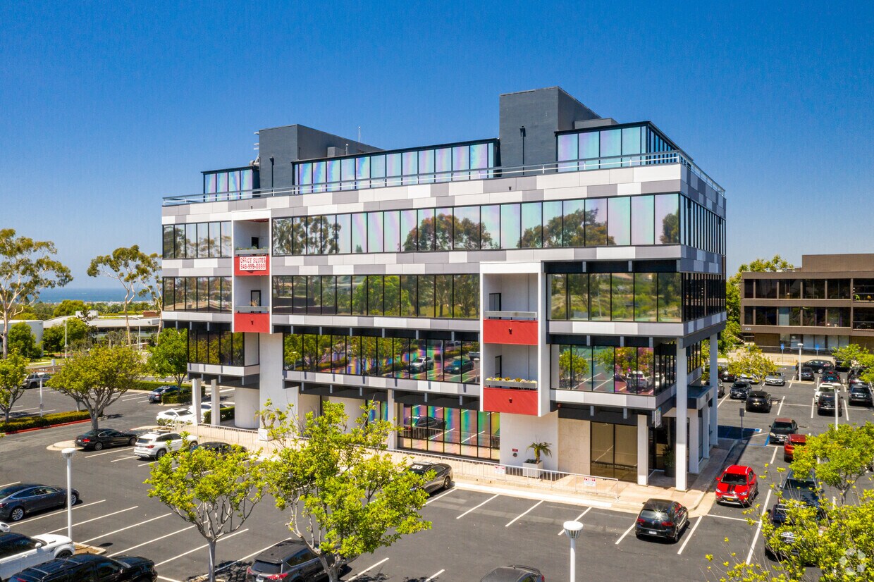 260 newport center Dr, Newport Beach, CA à louer Photo principale– Image 1 sur 15
