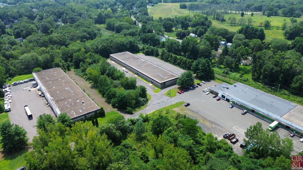 95 Peters Rd, Bloomfield, CT à louer - Photo de l’immeuble – Image 2 sur 20