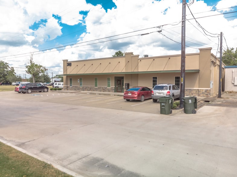 309 N Washington Ave, Bryan, TX à louer - Photo de l’immeuble – Image 2 sur 6