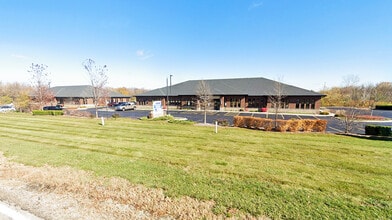 165 N Lakewood Rd, Lake In The Hills, IL à louer Photo intérieure– Image 1 sur 4