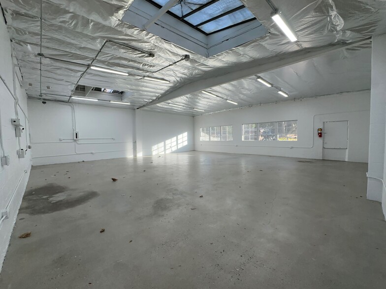 5894 Blackwelder St, Culver City, CA à louer - Photo de l’immeuble – Image 3 sur 6