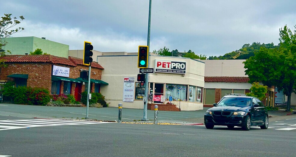 905 D St, San Rafael, CA à vendre - Photo de l’immeuble – Image 3 sur 5