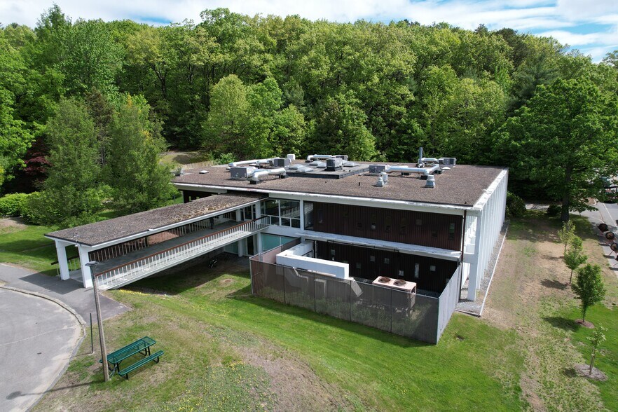 601 River St, Fitchburg, MA à vendre - Photo de l’immeuble – Image 3 sur 6