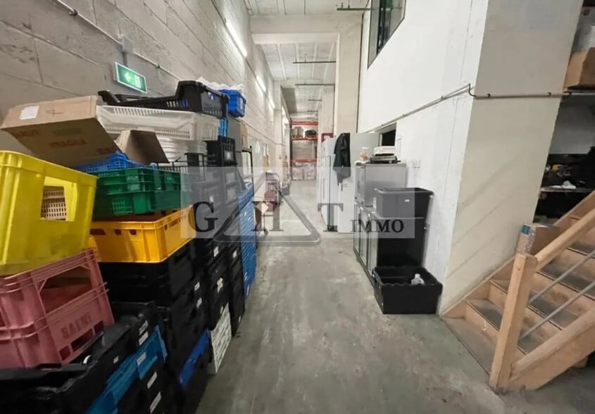 Industriel/Logistique dans Bagnolet à vendre - Photo de l’immeuble – Image 2 sur 3