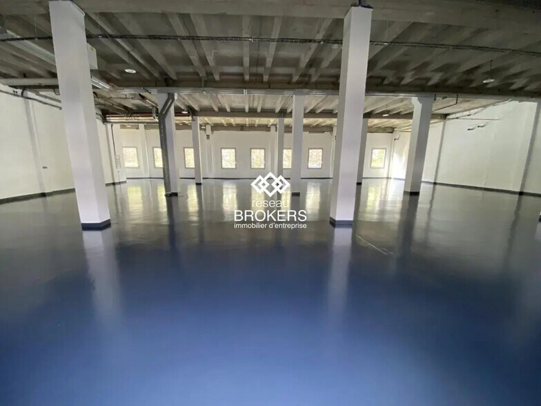 Industriel/Logistique dans Lisses à louer - Photo intérieure – Image 2 sur 4