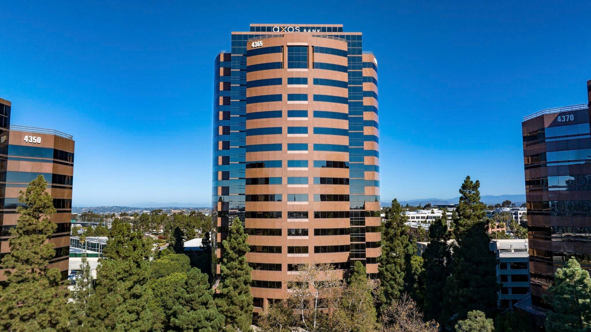 4365 Executive Dr, San Diego, CA à louer Photo de l’immeuble– Image 1 sur 4