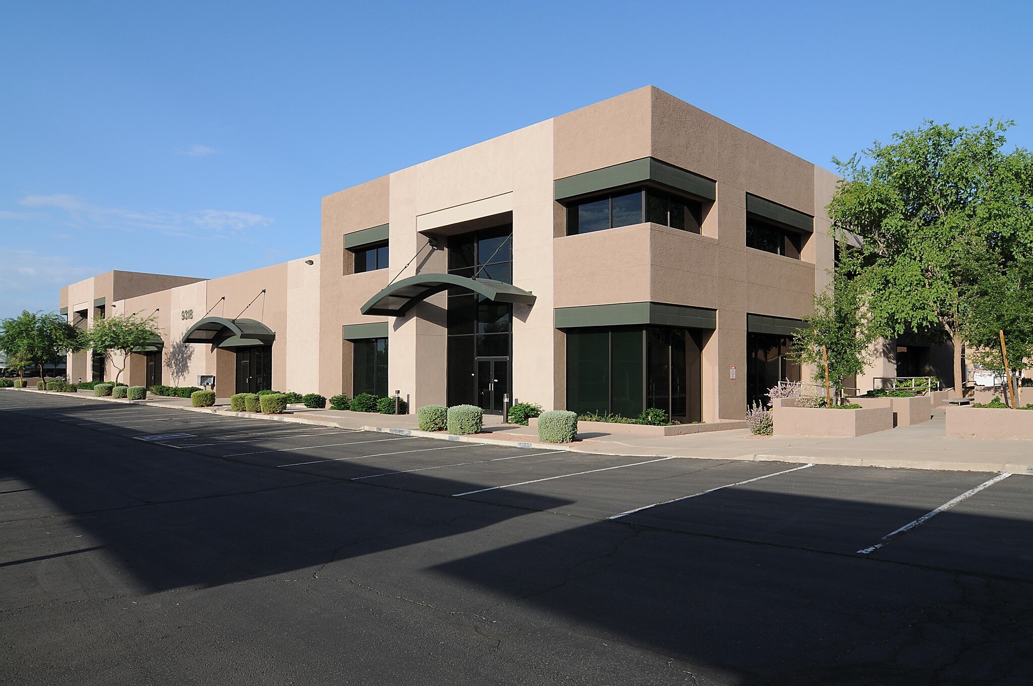 9318 N 95th Way, Scottsdale, AZ à louer Photo de l’immeuble– Image 1 sur 4