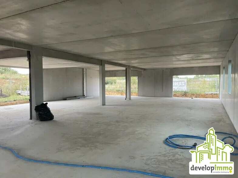 Bureau dans Épron à louer - Photo de la construction – Image 2 sur 6