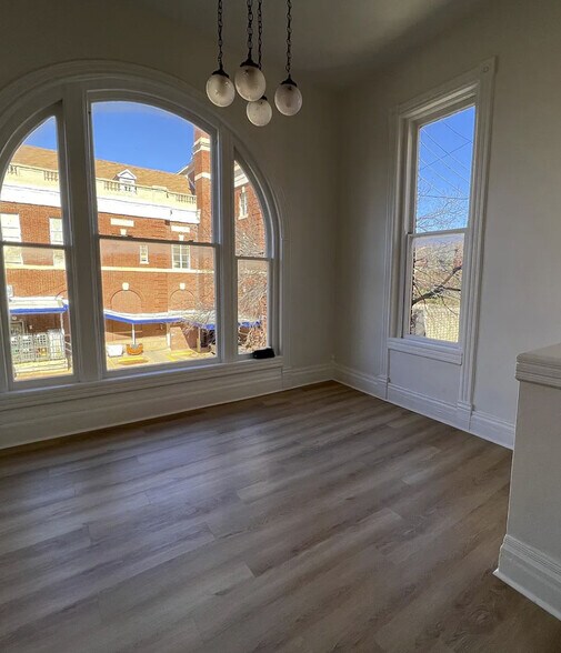 116 S 2nd St, Guthrie, OK à vendre - Photo intérieure – Image 3 sur 14