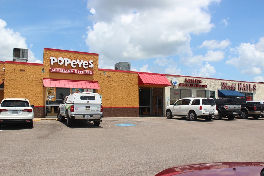 730-872 N Main St, Vidor, TX à louer - Photo de l’immeuble – Image 3 sur 4