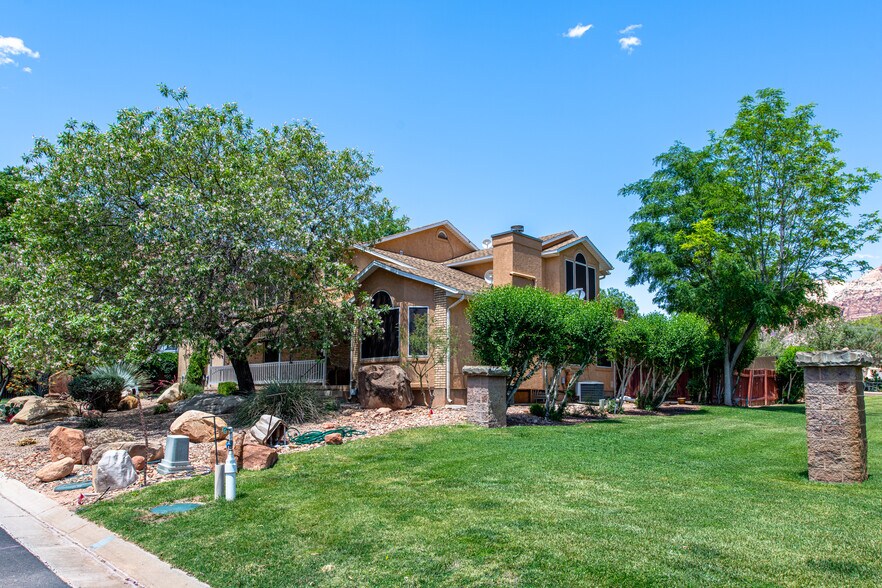 29 Canyon View Dr, Springdale, UT à vendre - Photo de l’immeuble – Image 2 sur 65