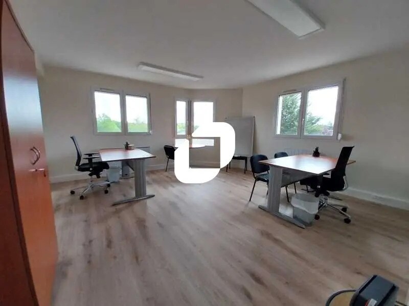 Bureau dans Rambouillet à louer Photo de l’immeuble– Image 1 sur 16