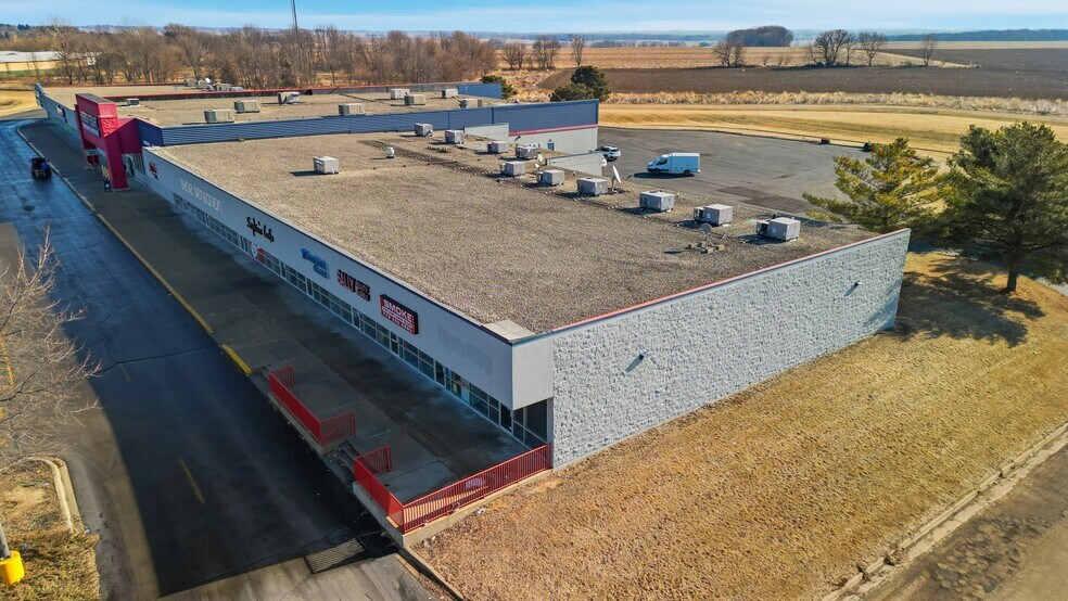 4311 E Lincolnway, Sterling, IL à louer - Photo de l’immeuble – Image 3 sur 21