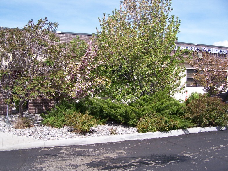 3631 Warren Way, Reno, NV à louer - Photo de l’immeuble – Image 3 sur 10