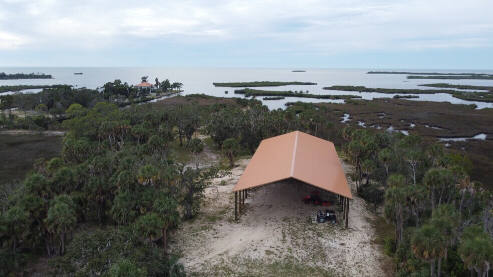 3217 Shine Ln, Spring Hill, FL à vendre - Photo de l’immeuble – Image 1 sur 13