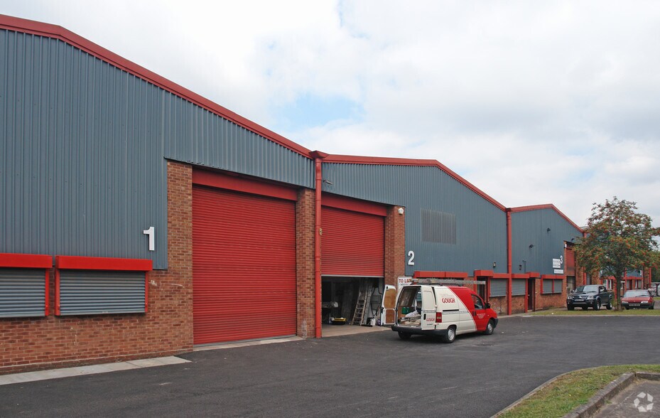 Timmis Rd, Stourbridge à louer - Photo de l’immeuble – Image 2 sur 3