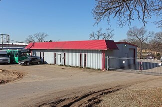 Plus de détails pour 801 N Walton Walker Hwy, Irving, TX - Industriel/Logistique à louer