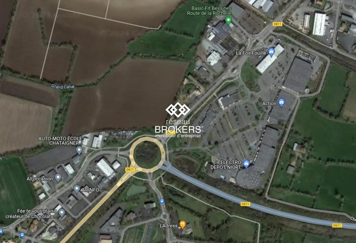 Local commercial dans Bessines à louer Photo de l’immeuble– Image 1 sur 3