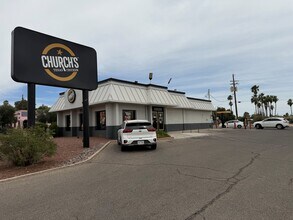 7980 E Broadway Blvd, Tucson, AZ à louer Photo de l’immeuble– Image 1 sur 10