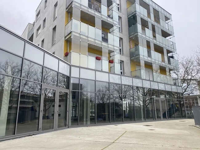 Plus de détails pour Local commercial à vendre