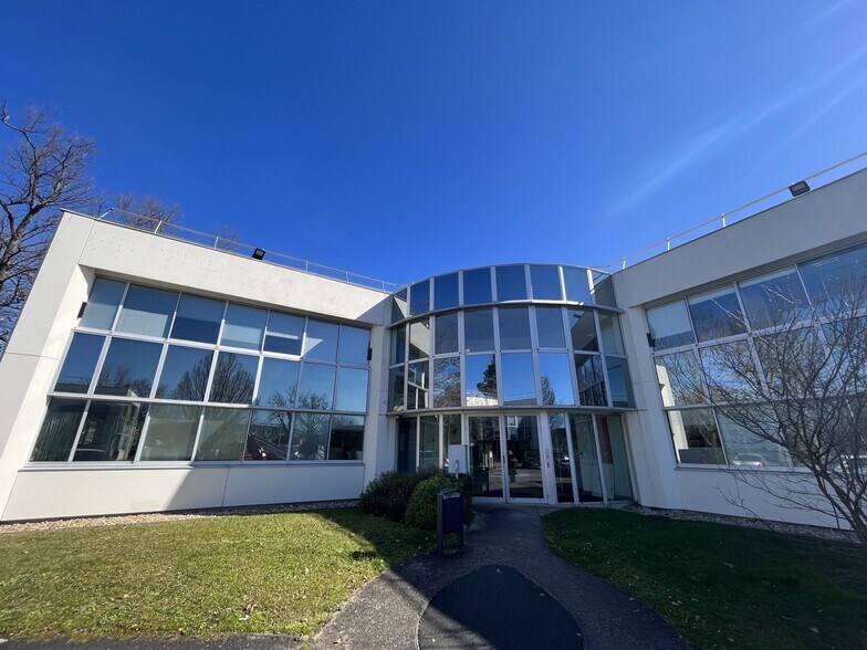 1 Avenue Henri Becquerel, Mérignac à louer - Photo de l’immeuble – Image 1 sur 9