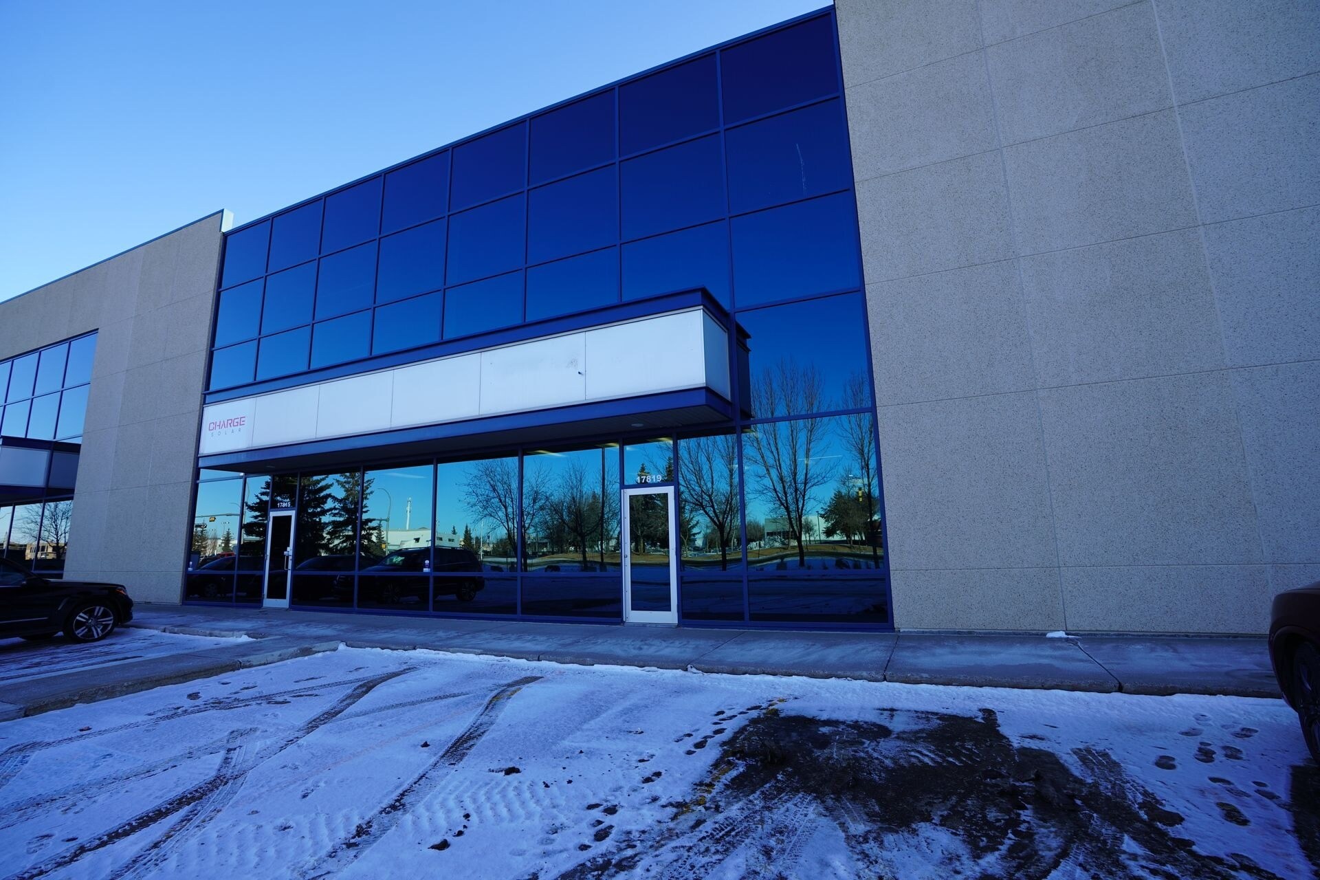 18125 111 Av NW, Edmonton, AB à louer Photo de l’immeuble– Image 1 sur 5
