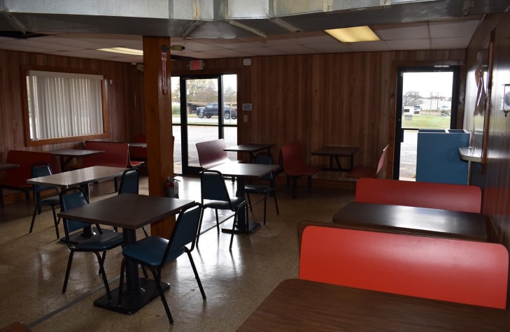 1507 Emmanuel Church Rd, Conover, NC à vendre - Photo intérieure – Image 2 sur 4