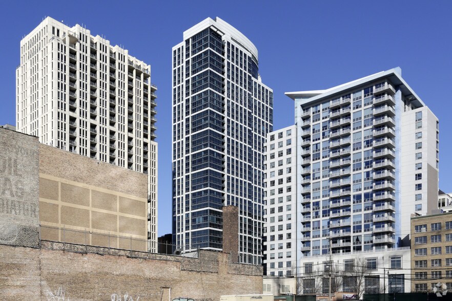 Premier South Loop Value Add Investment portefeuille de 2 biens à vendre sur LoopNet.fr - Photo de l’immeuble – Image 3 sur 5