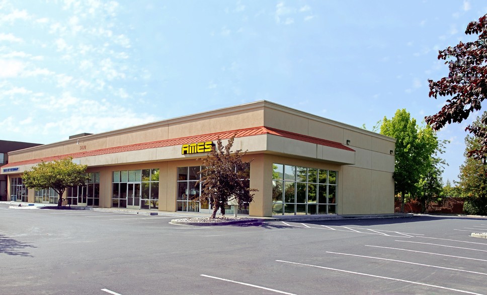 5420 State Farm Dr, Rohnert Park, CA à louer - Photo de l’immeuble – Image 2 sur 22