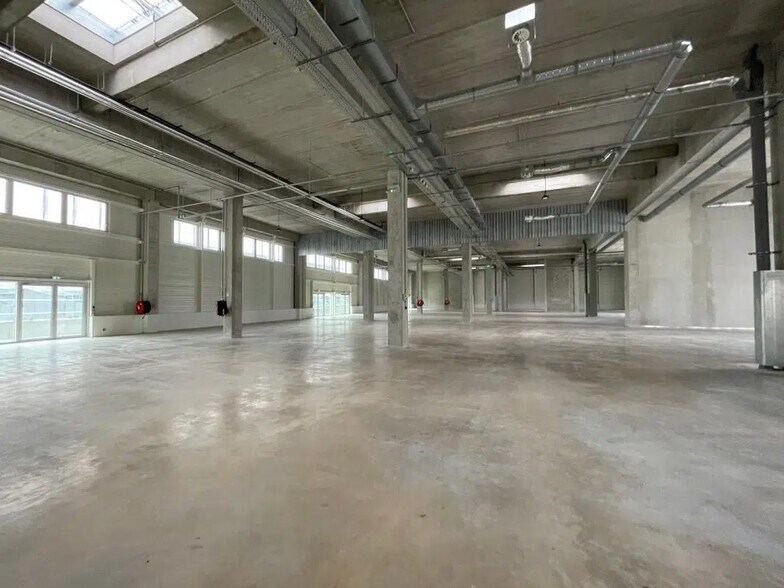 1 Rue René Descartes, Vitry-sur-Seine à louer - Photo de l’immeuble – Image 2 sur 7