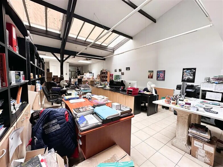 Bureau dans Paris à louer - Photo de l’immeuble – Image 2 sur 6